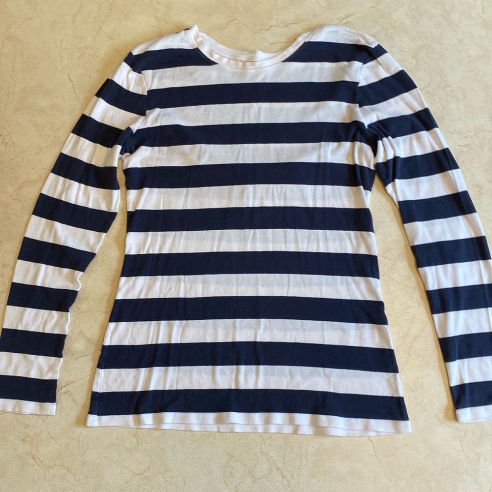 Old Navy Crew Long-sleeve Tee